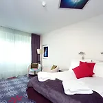 Отель Aurora 4*