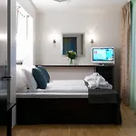 Aurora 4*