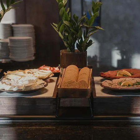 Aurora Hotel 4*