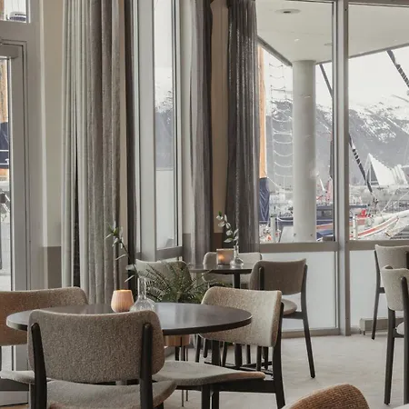 Aurora Hotel 4*