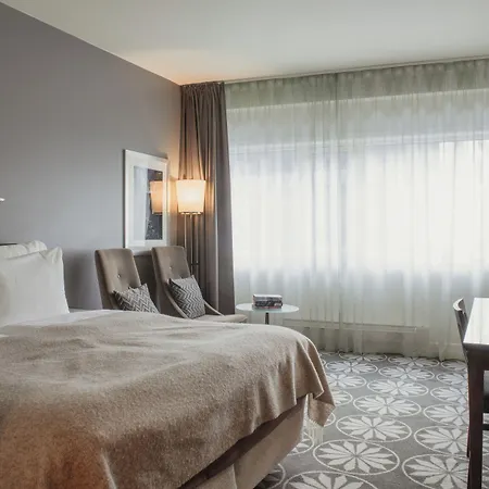 Aurora 4*