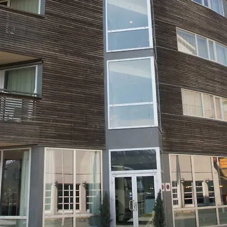 Aurora 4*