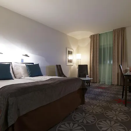 酒店 Aurora 4*