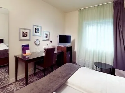 فندق Aurora 4*