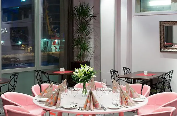 Aurora Hotell