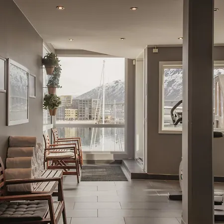 Aurora Hotel 4*