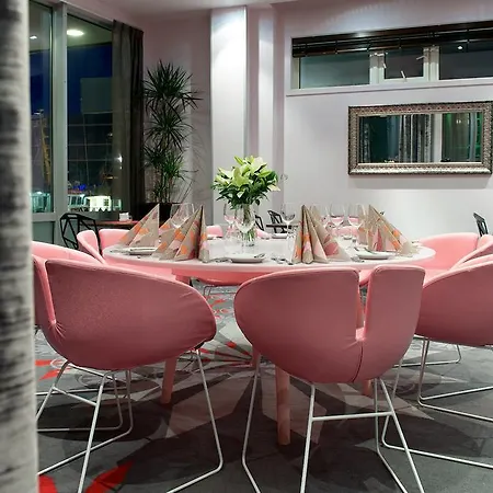 Aurora Hotel 4*