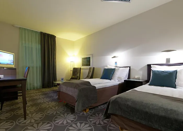 Ξενοδοχείο Aurora 4*