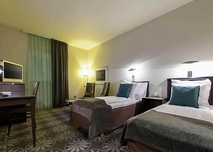 Aurora 4*